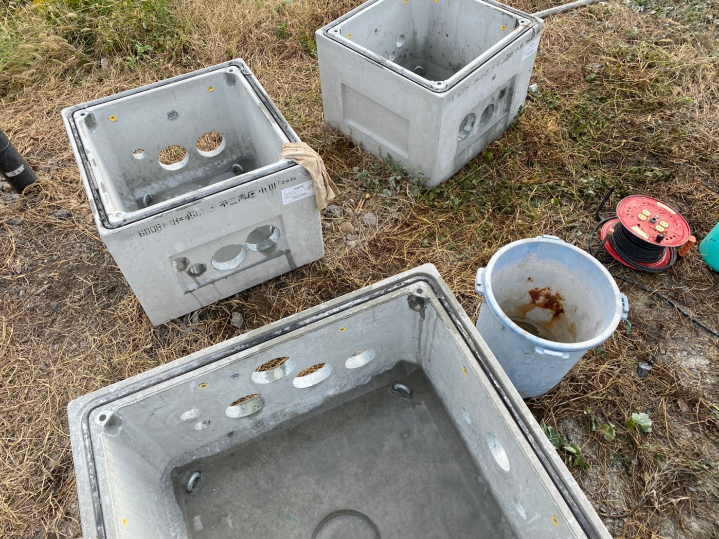天草にて大規模な太陽光発電の工事を行なっております。